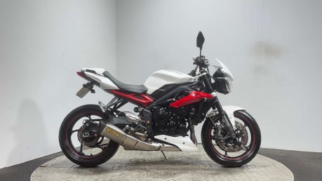 Triumph Street Triple R 2015 15K QUICK SHIFTER ARROW EXHAUST NEW MOT NAKED BIKE 1