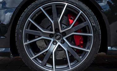 Audi RS6 Avant Performance 10