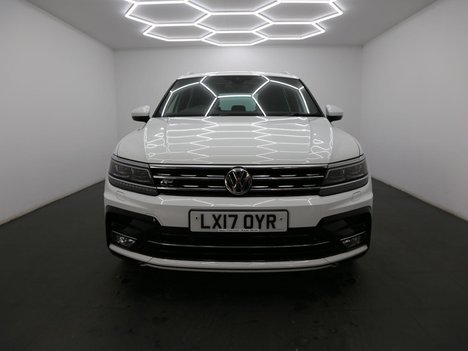 Volkswagen Tiguan 2.0 TDI BlueMotion Tech R-Line DSG Euro 6 (s/s) 5dr