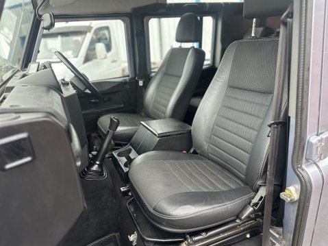 Land Rover Defender 110 TDI XS UTILITY WAGON DCB AIR CON 10