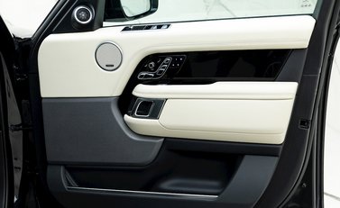 Land Rover Range Rover 3.0 SDV6 Autobiography 21