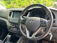 Hyundai TUCSON 2.0 Tucson SE Nav CRDi Auto 4WD 5dr 17