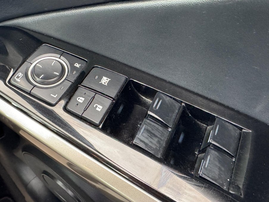 2016 Lexus Is — image 37