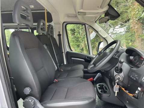 Peugeot Boxer 440 L4H2 LIGHTWEIGHT MINIBUS 17SEATS w/ Telescopic Ramps, AC. ULEZ E6 18