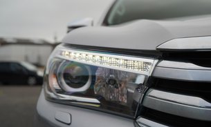 Toyota Hilux INVINCIBLE 4WD D-4D DCB FSH Fresh MOT Recent New Rear Tyres Tow Bar 1 Owner 9