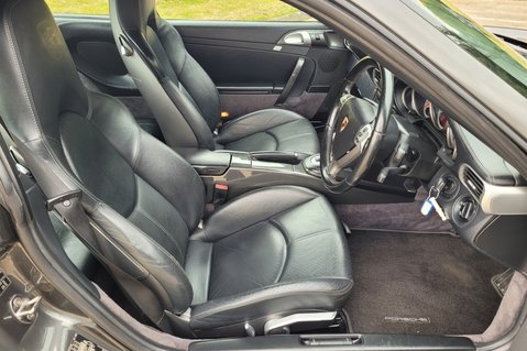 Porsche 911 CARRERA 4 TIPTRONIC S 30