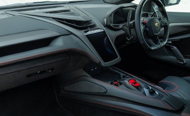 Lamborghini Revuelto 18