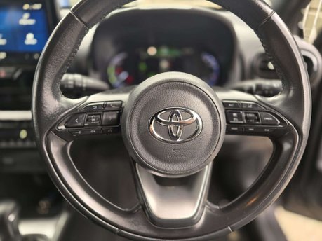 Toyota Yaris Cross 1.5 VVT-h Design SUV 5dr Petrol Hybrid E-CVT Euro 6 (s/s) (116 ps) 35