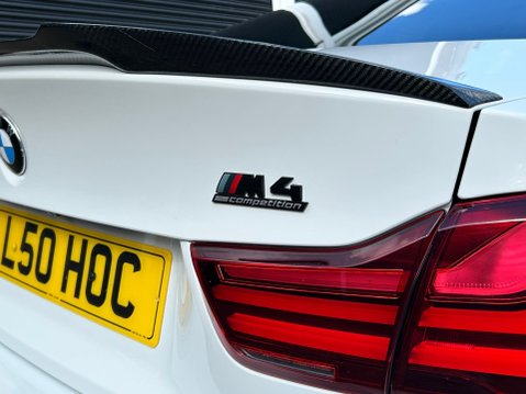 BMW 4 Series M4 COMPETITION 12