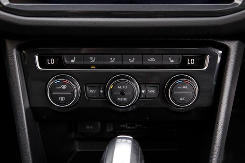 Volkswagen Tiguan R-LINE TECH TDI 4MOTION DSG 38