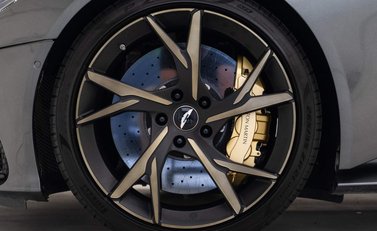 Aston Martin DBS Superleggera 18