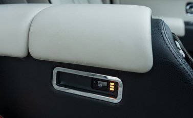 Rolls-Royce Phantom Series II 32