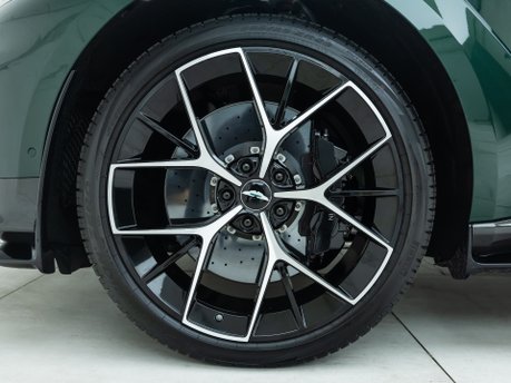 Aston Martin DBX 707 