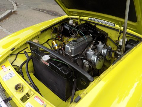 MG B ROADSTER 3