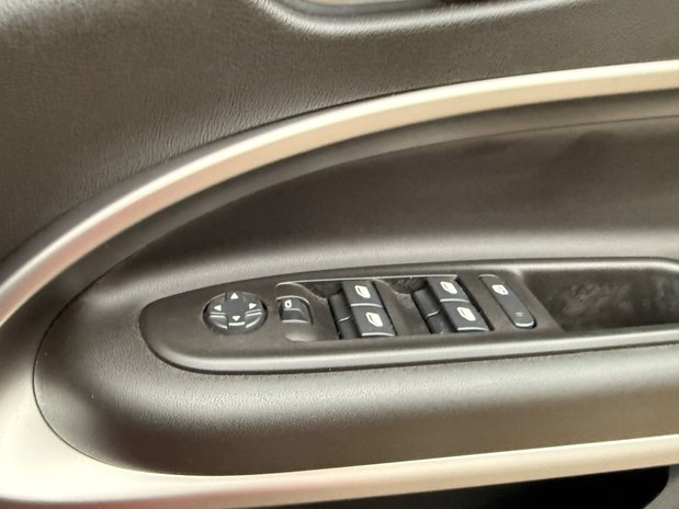 Jeep Avenger Altitude 5dr Petrol Manual Euro 6 (s/s) (100 ps) 14