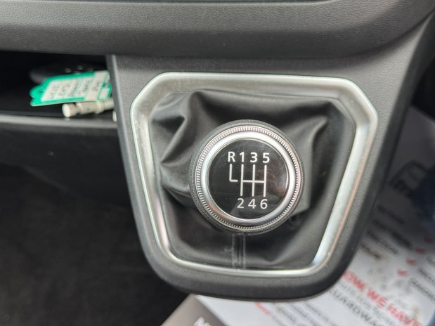Renault Trafic SWB L1H1 Low Roof Sport LL31 Air Con Alloys Sensors Cam EURO 6 40