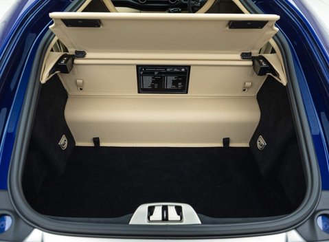 Ferrari 812 Superfast 38