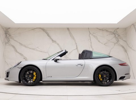 Porsche 911 Targa 4 GTS (991.2) 4
