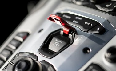 Lamborghini Aventador S LP740-4 Roadster 21