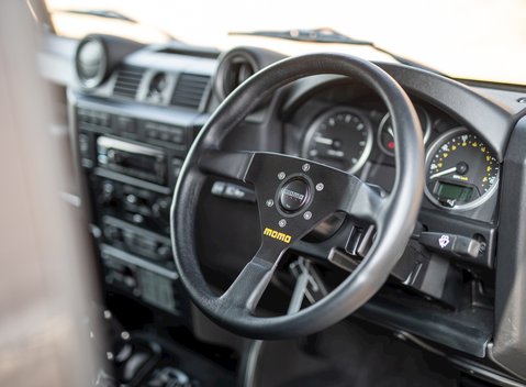 Land Rover Defender 90 XS Bowler 11