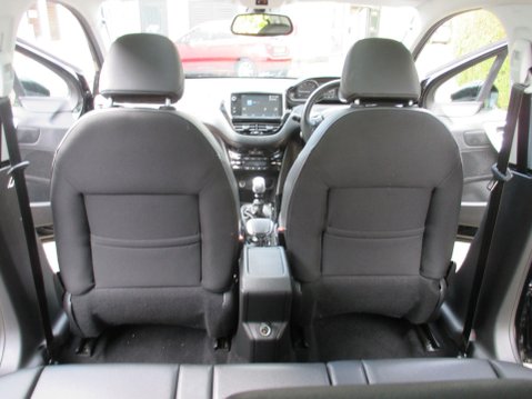 Peugeot 2008 1.2 PureTech Allure Premium Euro 6 (s/s) 5dr 31