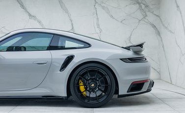Porsche 911 Turbo S 33