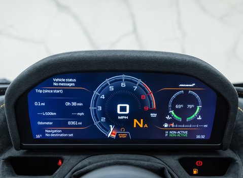 McLaren 765LT Spider 25