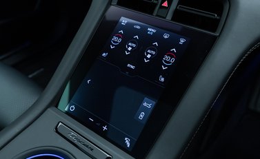 Porsche Taycan 4S 21