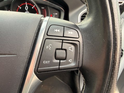 Volvo XC60 D4 R-DESIGN LUX NAV AWD 13