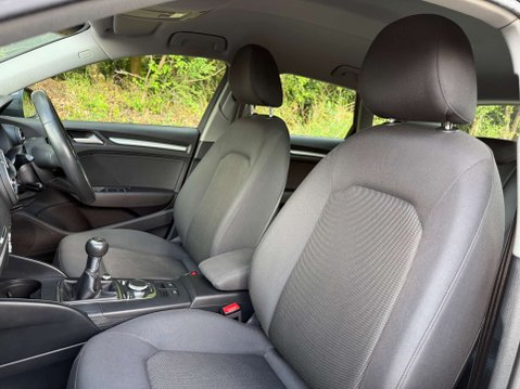 Audi A3 1.6 A3 Sportback SE Technik 30 TDI 5dr 23