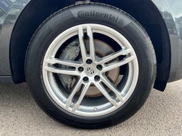 Porsche Macan 3.0 Macan S Semi-Auto 4WD 5dr 12