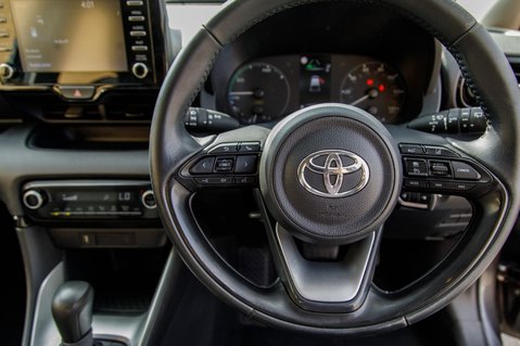 Toyota Yaris ICON FHEV 18