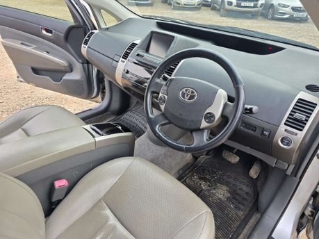 Toyota Prius 1.5 T3 CVT 5dr 17