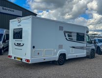 Elddis Majestic 254 2 Belt|4 Berth|Transverse Island Bed|Kitchen|Bathroom|Large Fridge Freezer 3
