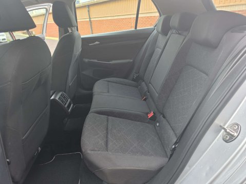 Volkswagen Golf 1.5 Golf Life TSi 5dr 16