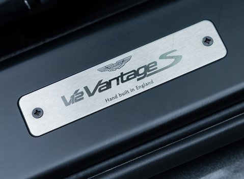 Aston Martin V12 Vantage S ROADSTER 24