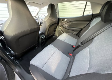 MG MG4 EV URBAN PREMIUM LONG RANGE 17