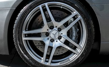 Mercedes-Benz SLS AMG 12