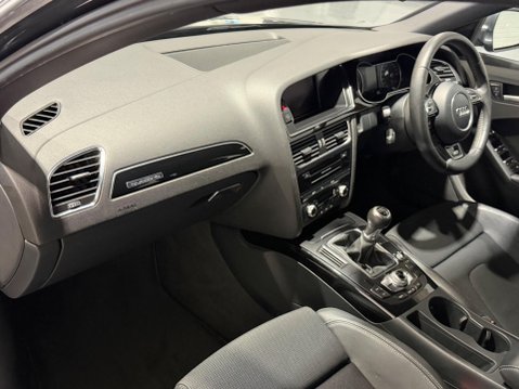 Audi A4 2.0 TDI S line quattro Euro 5 (s/s) 5dr 30