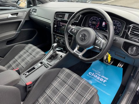 Volkswagen Golf GTD TDI DSG 22