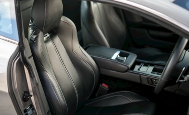 Aston Martin V12 Vantage S 12