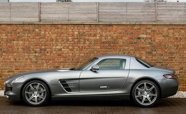 Mercedes-Benz SLS AMG 2