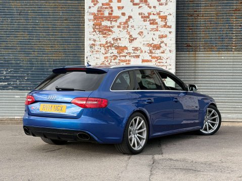 Audi RS4 4.2 FSI V8 Estate 5dr Petrol S Tronic quattro Euro 5 (450 ps) 9