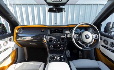 Rolls-Royce Cullinan Black Badge 24