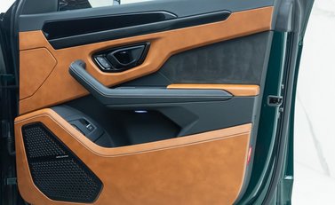 Lamborghini Urus S 28