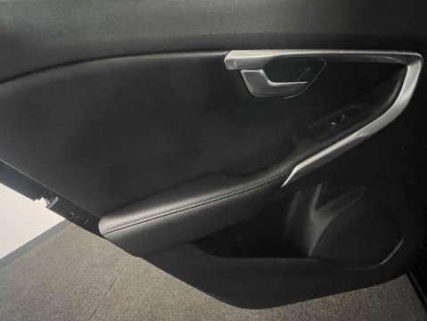 Volvo V40 1.5 V40 Inscription Edition T3 Auto 5dr 34