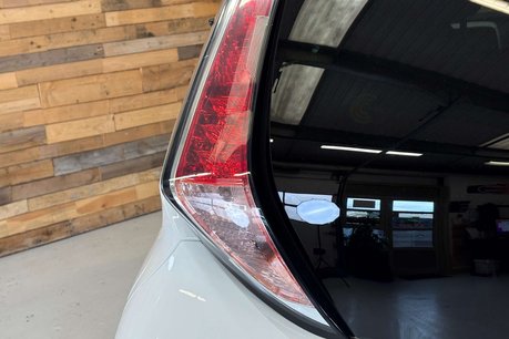 Toyota Aygo 1.0 VVT-i x-pure Hatchback 5dr Petrol Manual Euro 6 (68 ps) 74