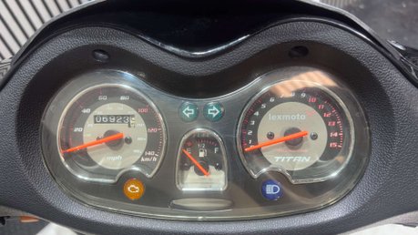 Lexmoto Titan 125 2021 ONLY 6K PROJECT SCOOTER SPARES OR REPAIR 125CC 10