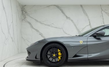 Ferrari 812 Superfast 27