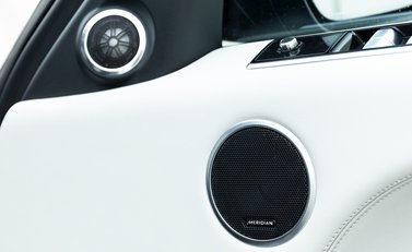 Land Rover Range Rover Sport 5.0 SVR Carbon Edition 24